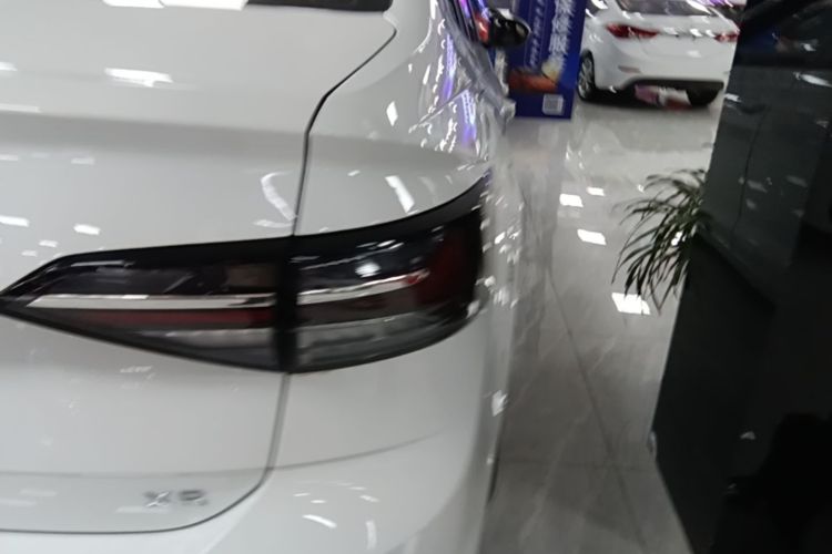 Volkswagen Lavida 2025 car image #8