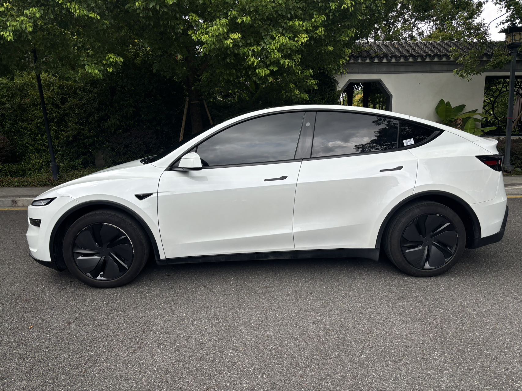 Tesla Model Y 2026 car image #4