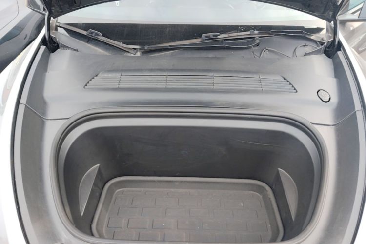 Tesla Model Y 2021 #20 Tesla Model Y 2021 car image #20