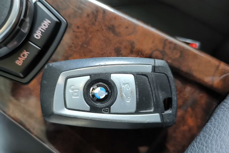 BMW 3 Series 2015 car image #14