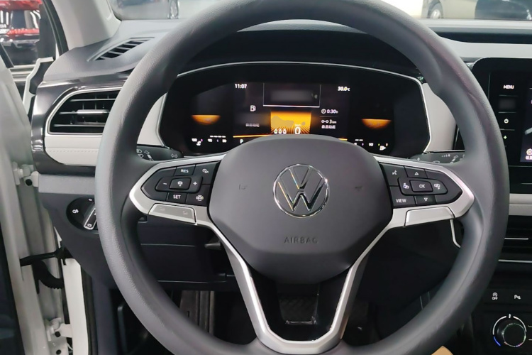 Volkswagen Tharu 2026 #15 Volkswagen Tharu 2026 car image #15