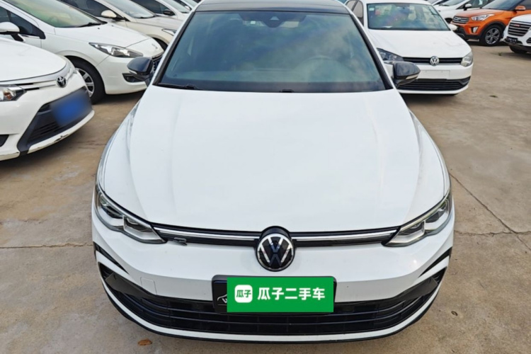 Volkswagen Golf 2021 car image #3