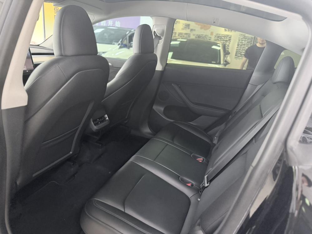 Tesla Model Y 2022 car image #11