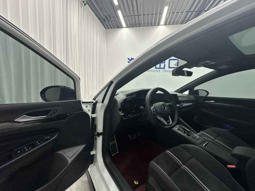 Volkswagen Golf 2023 car image #7