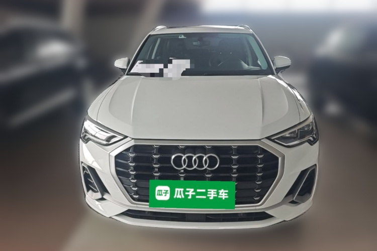 Audi Q3 2022 car image #3