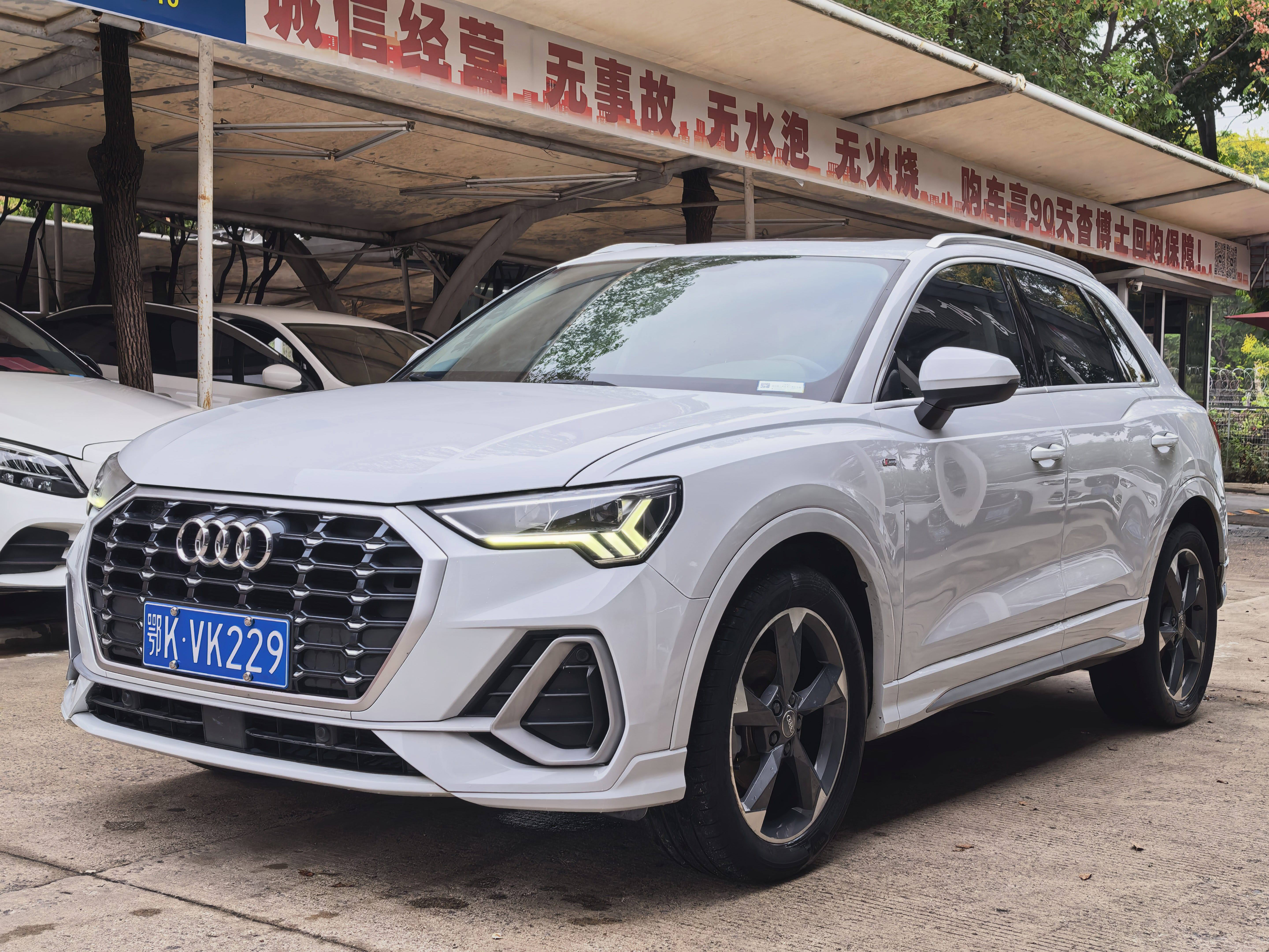 Audi Q3 2019 car image 