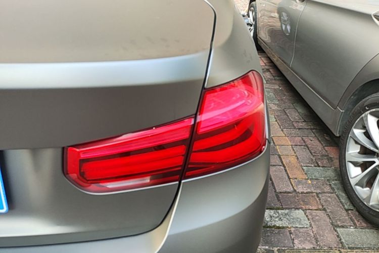 BMW 3 Series 2017 #8 BMW 3 Series 2017 car image #8
