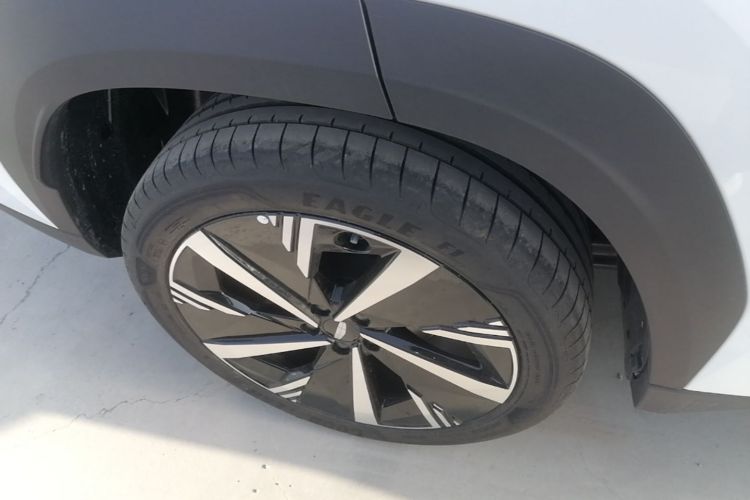 GEELY Boyue L 2026 immagine di auto #10