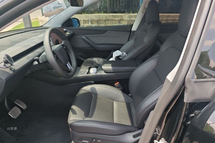 Tesla Model Y 2025 #17 Tesla Model Y 2025 car image #17