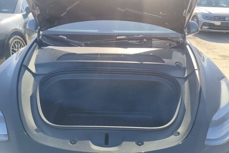 Tesla Model Y 2022 immagine di auto #20