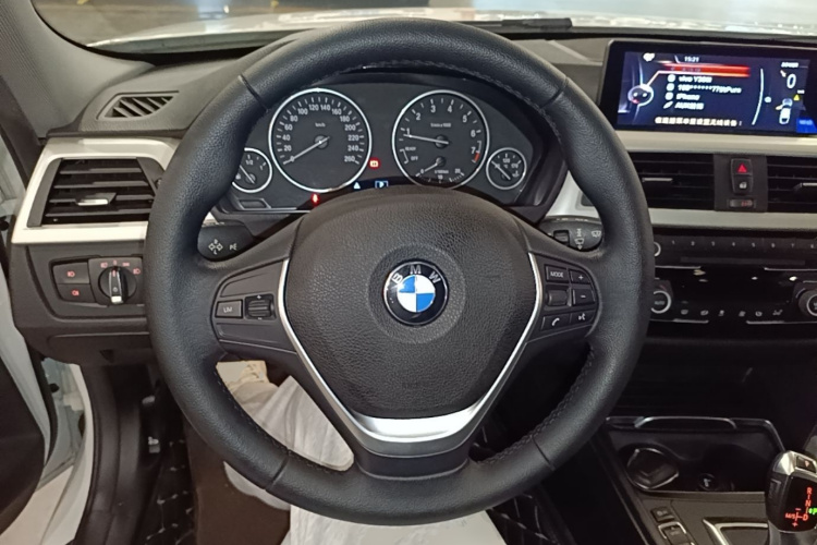 BMW 3 Series (Imported) 2016 #11 BMW 3 Series (Imported) 2016 car image #11