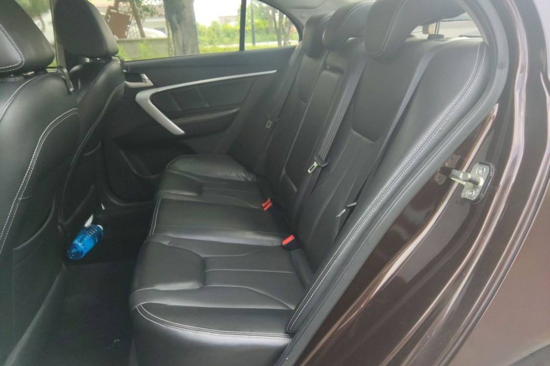 GEELY Emgrand 2015 car image #21