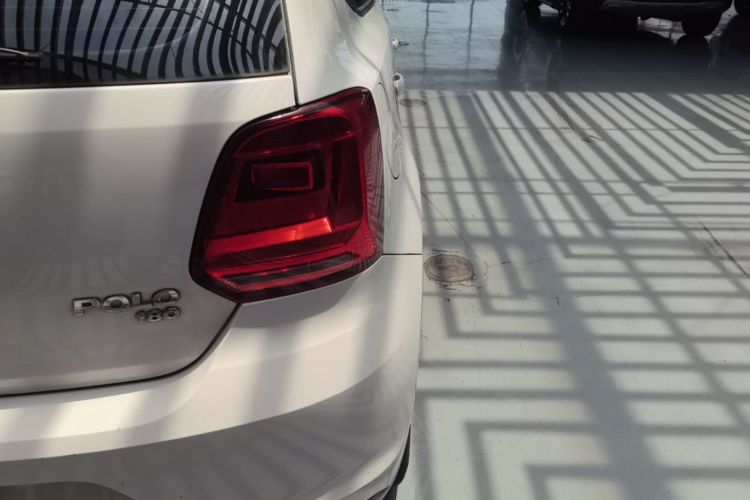 Volkswagen Polo 2019 car image #8