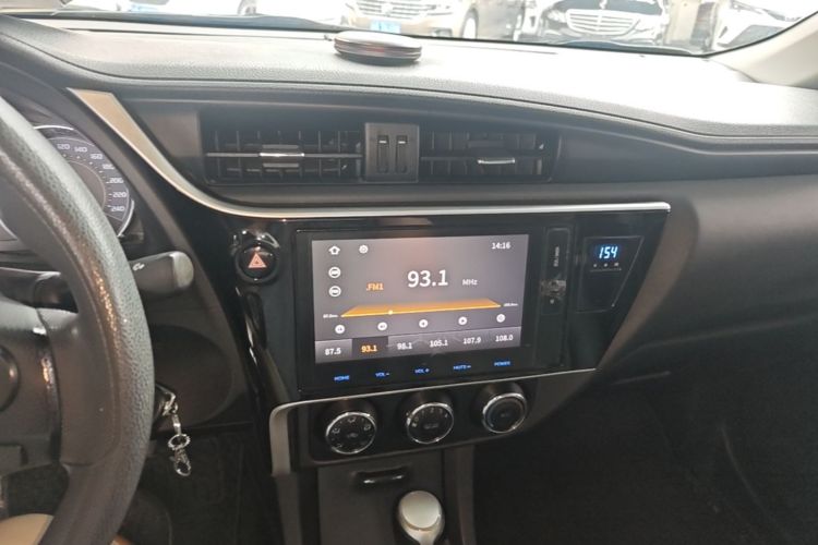 Toyota Corolla 2017 #13 Toyota Corolla 2017 car image #13