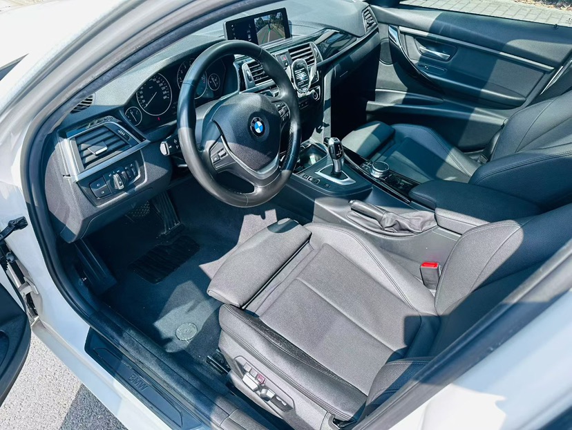 BMW 3 Series 2018 #5 BMW 3 Series 2018 car image #5
