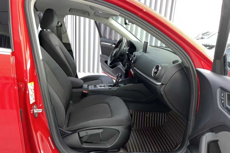 Audi A3 2019 car image #18