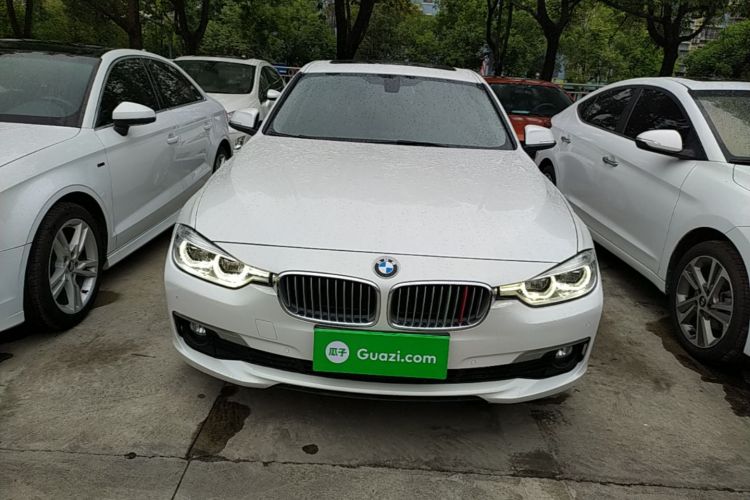 BMW 3 Series 2018 #3 BMW 3 Series 2018 car image #3