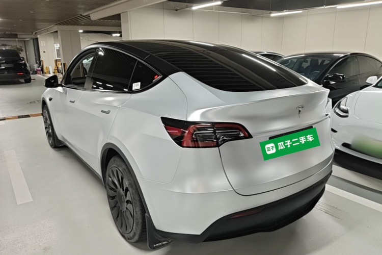 Tesla Model Y 2022 car image #5
