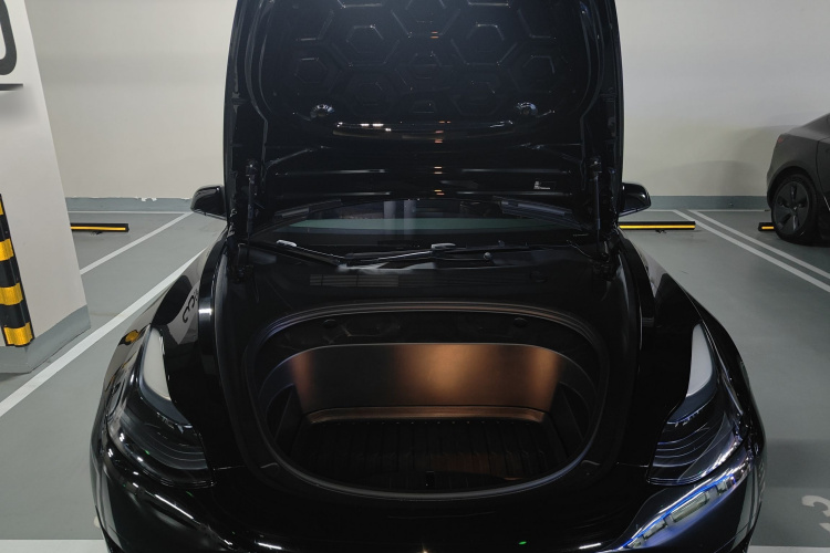 Tesla Model 3 2022 car image #22