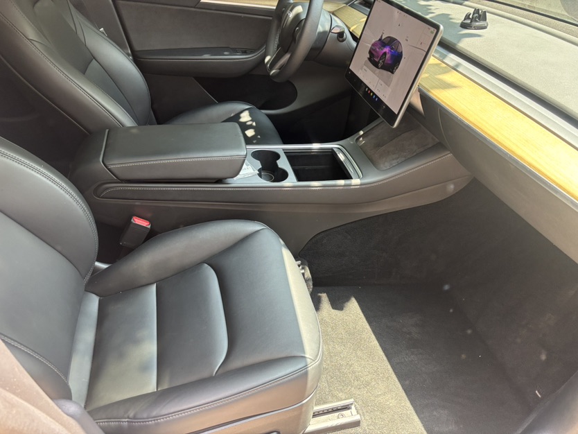 Tesla Model Y 2023 #4 Tesla Model Y 2023 immagine di auto #4