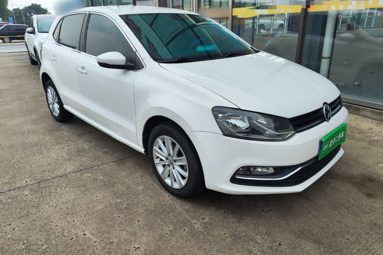Volkswagen Polo 2015 car image #6