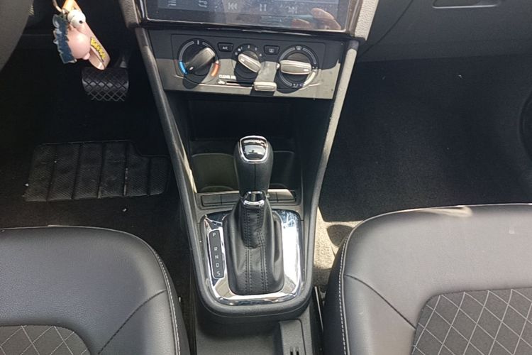 Skoda Rapid 2018 #14 Skoda Rapid 2018 image de voiture #14