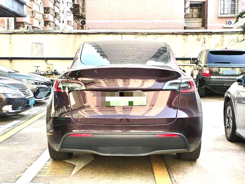 Tesla Model Y 2022 car image #7