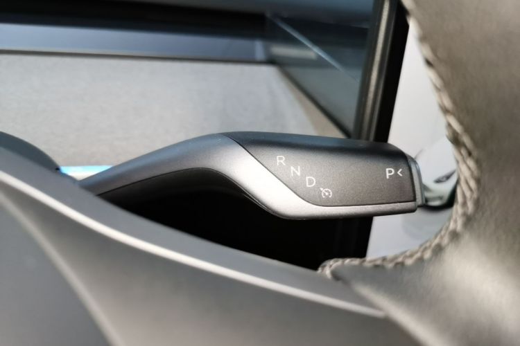 Tesla Model Y 2024 car image #14