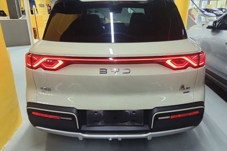 BYD YuanUP 2025 #6 BYD YuanUP 2025 car image #6