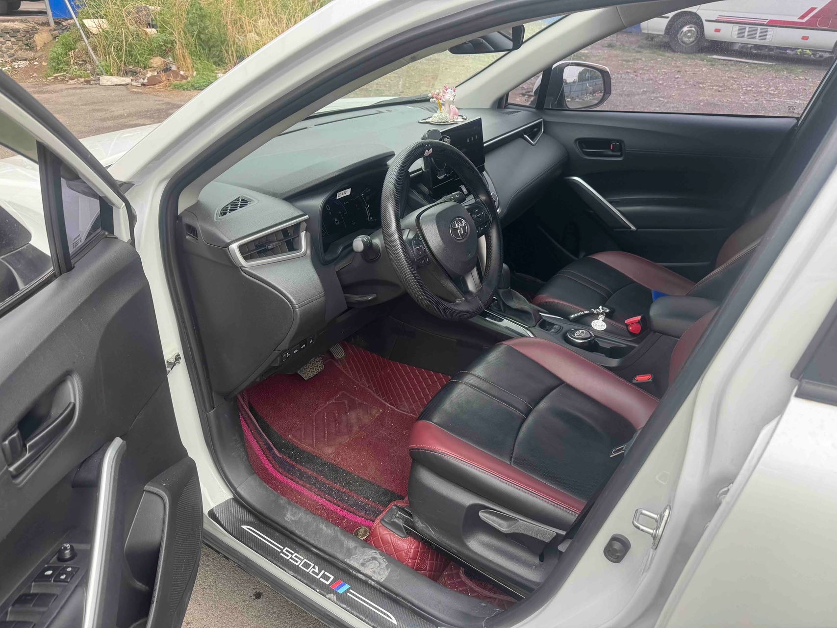 Toyota Corolla Cross 2023 car image #2