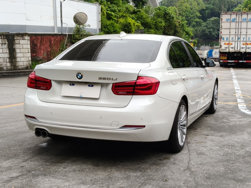 BMW 3 Series 2018 car image #8