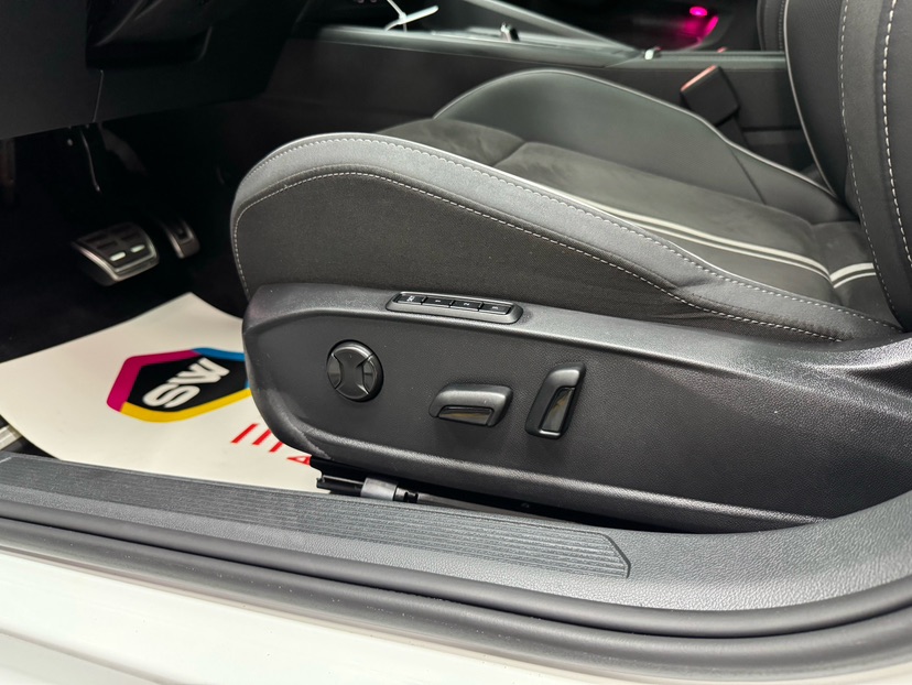 Volkswagen Golf 2022 car image #16