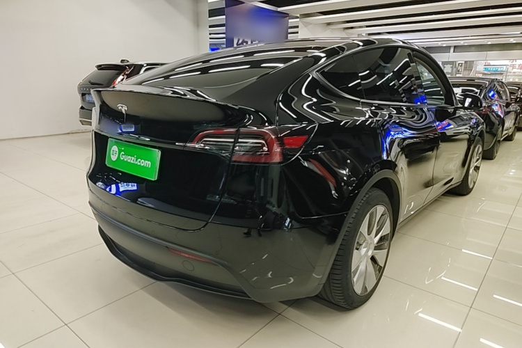 Tesla Model Y 2023 #7 Tesla Model Y 2023 car image #7