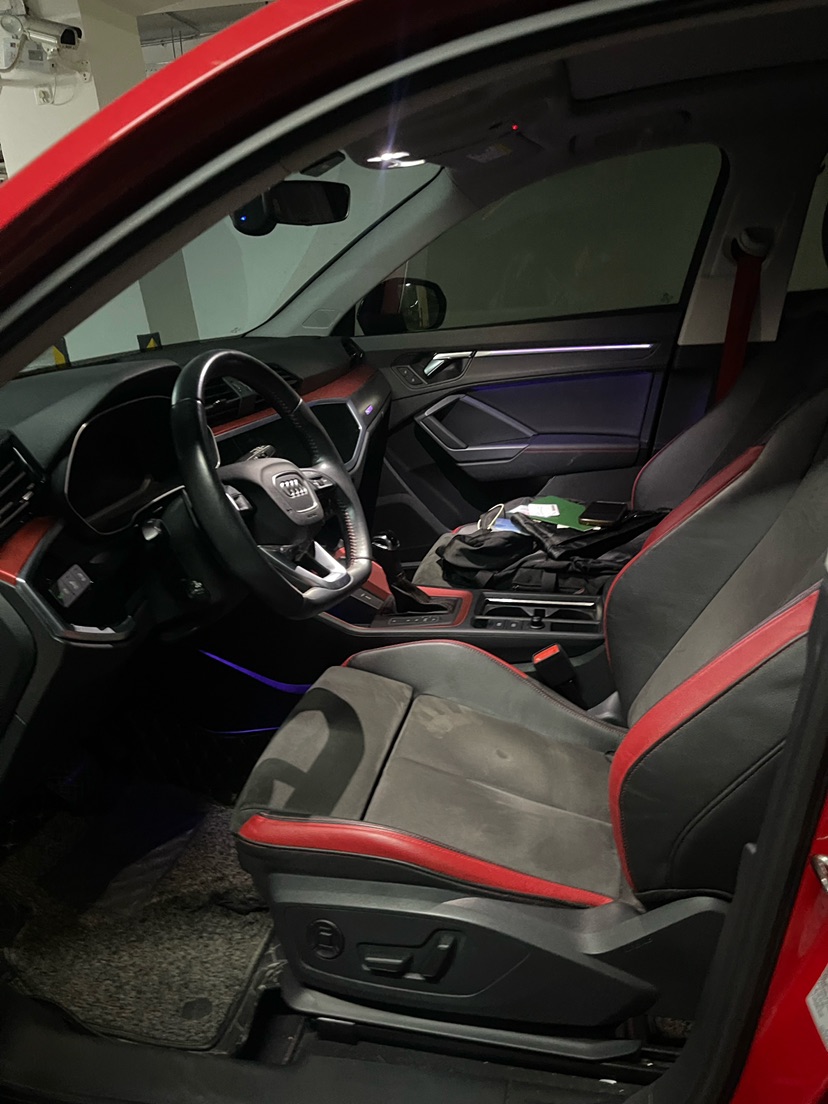 Audi Q3 2021 car image #3
