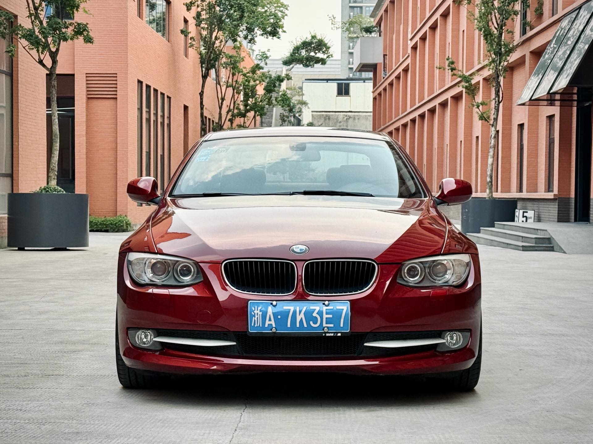 BMW 3 Series (Imported) 2011 изображение автомобиля #2