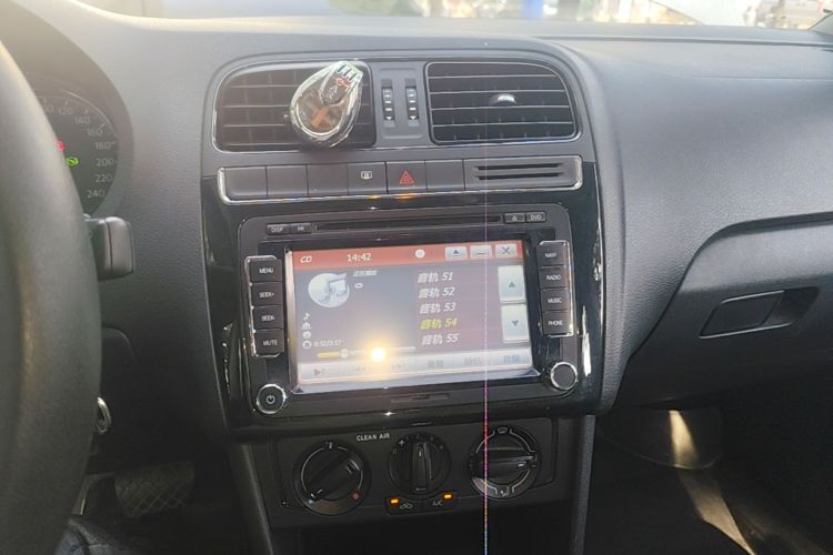Volkswagen Polo 2017 #13 Volkswagen Polo 2017 car image #13