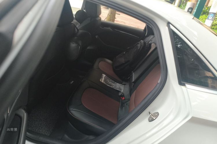 Audi A3 2019 car image #19