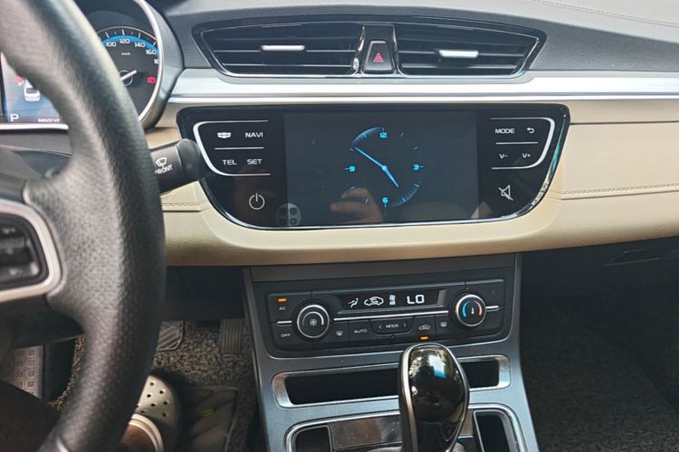 GEELY Emgrand 2018 car image #13