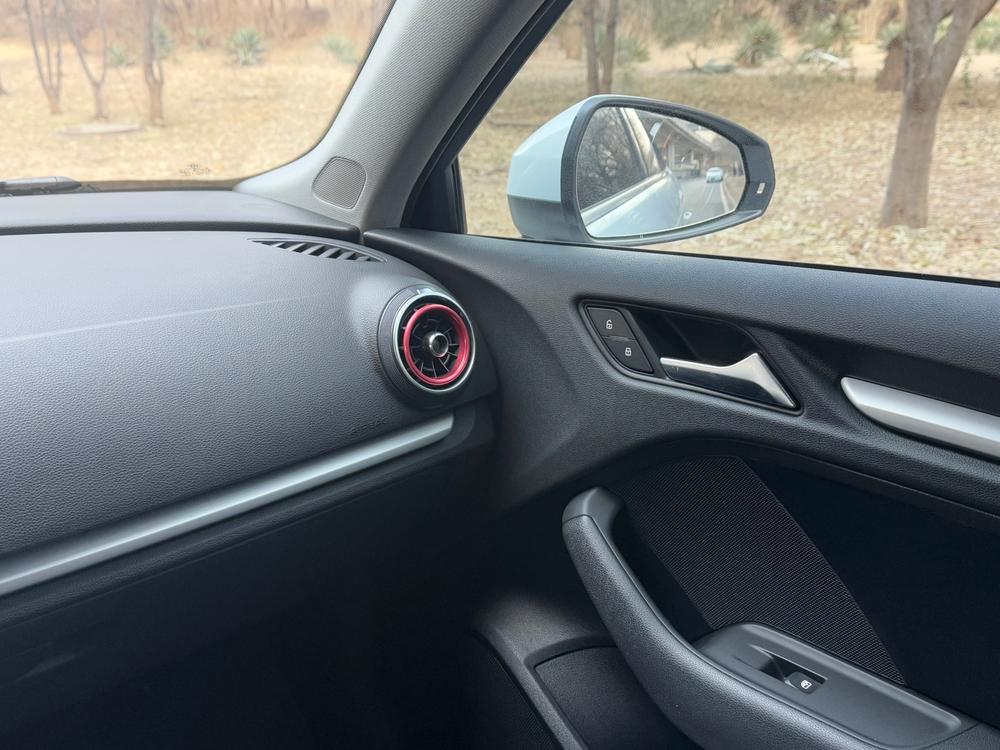 Audi A3 2018 car image #15