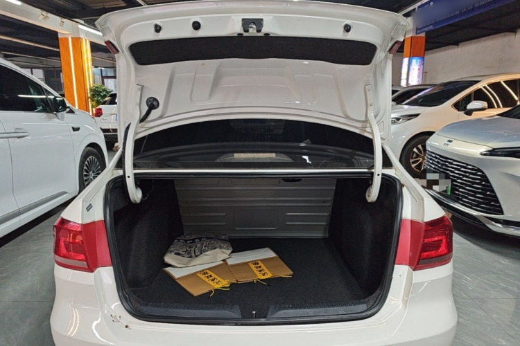 Volkswagen Santana 2016 #19 Volkswagen Santana 2016 car image #19