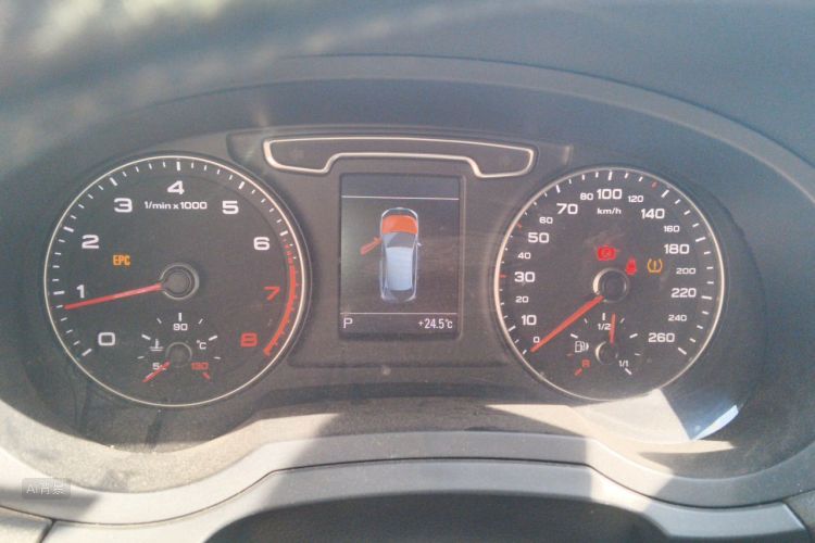 Audi Q3 2015 imagem de carro #13