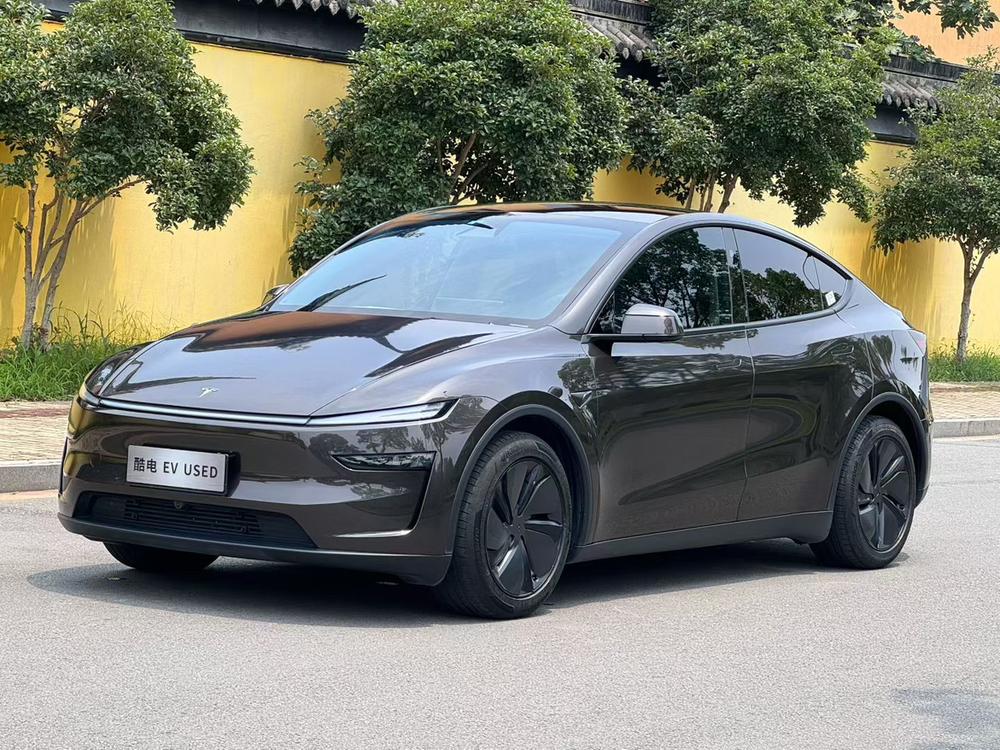 Tesla Model Y 2025 car image 