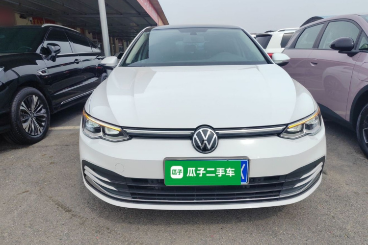 Volkswagen Golf 2022 imagen de coche #3