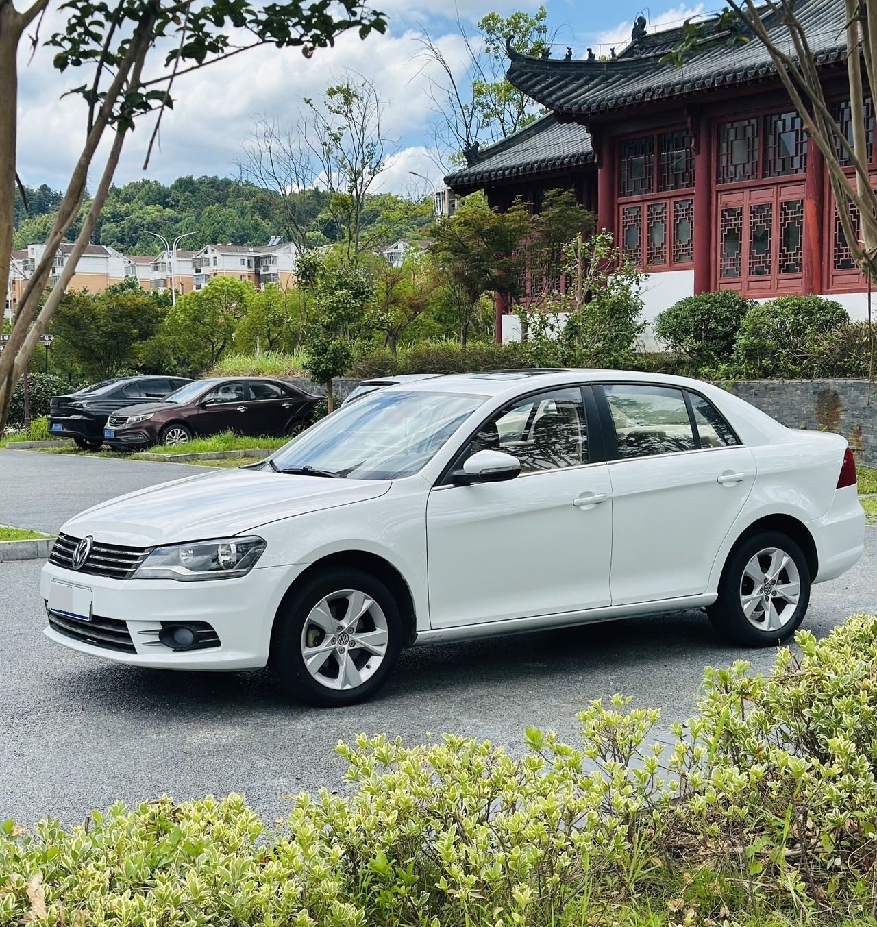 Volkswagen Bora 2014 car image 