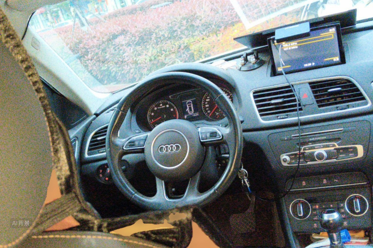 Audi Q3 2017 car image #12