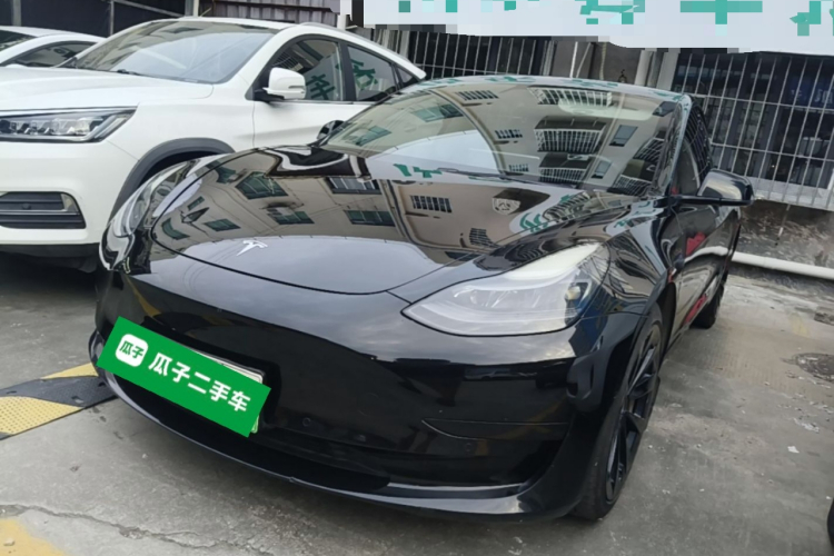 Tesla Model 3 2021 car image #2