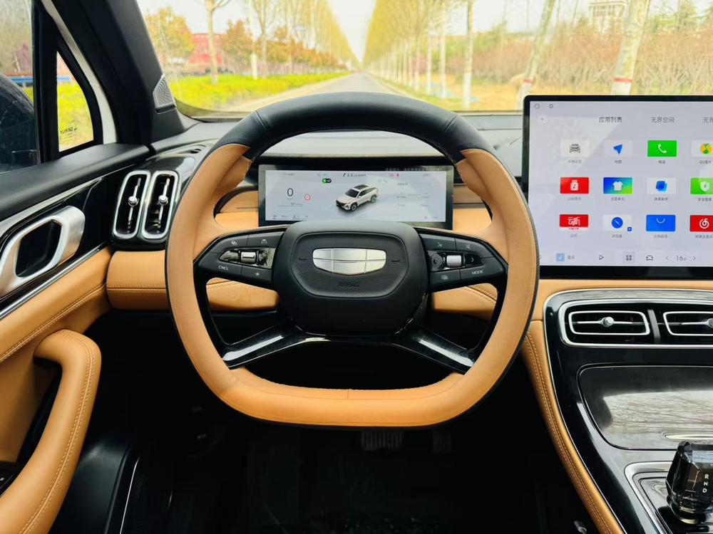 GEELY Boyue L 2025 car image #10