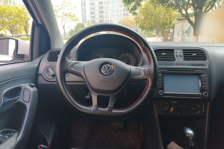 Volkswagen Polo 2017 imagem de carro #12