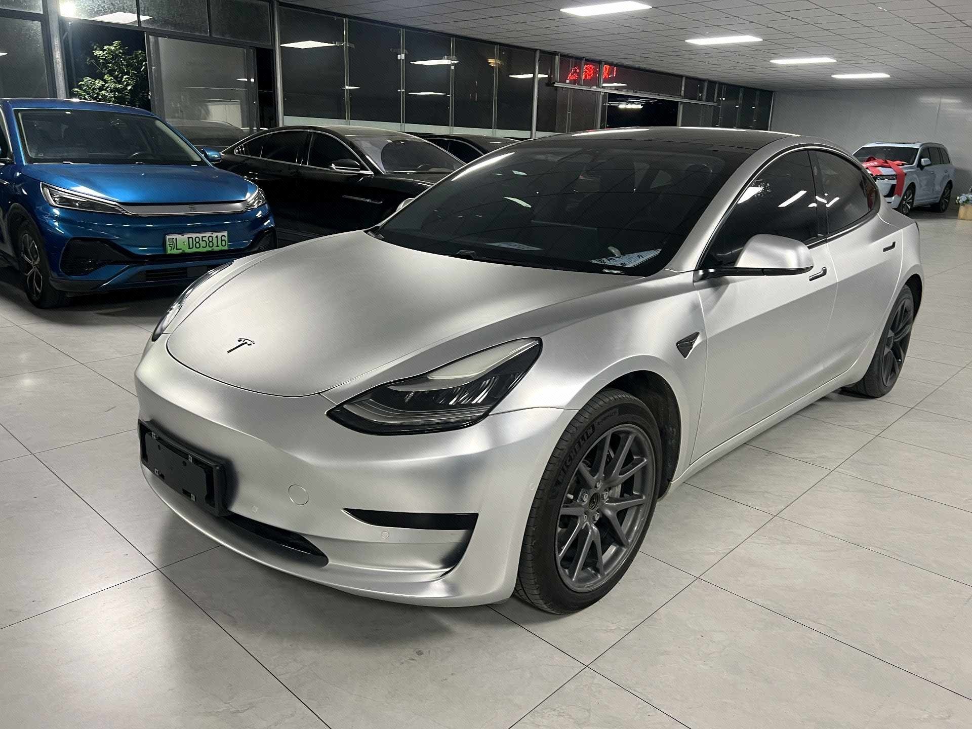 Tesla Model 3 2021 car image 