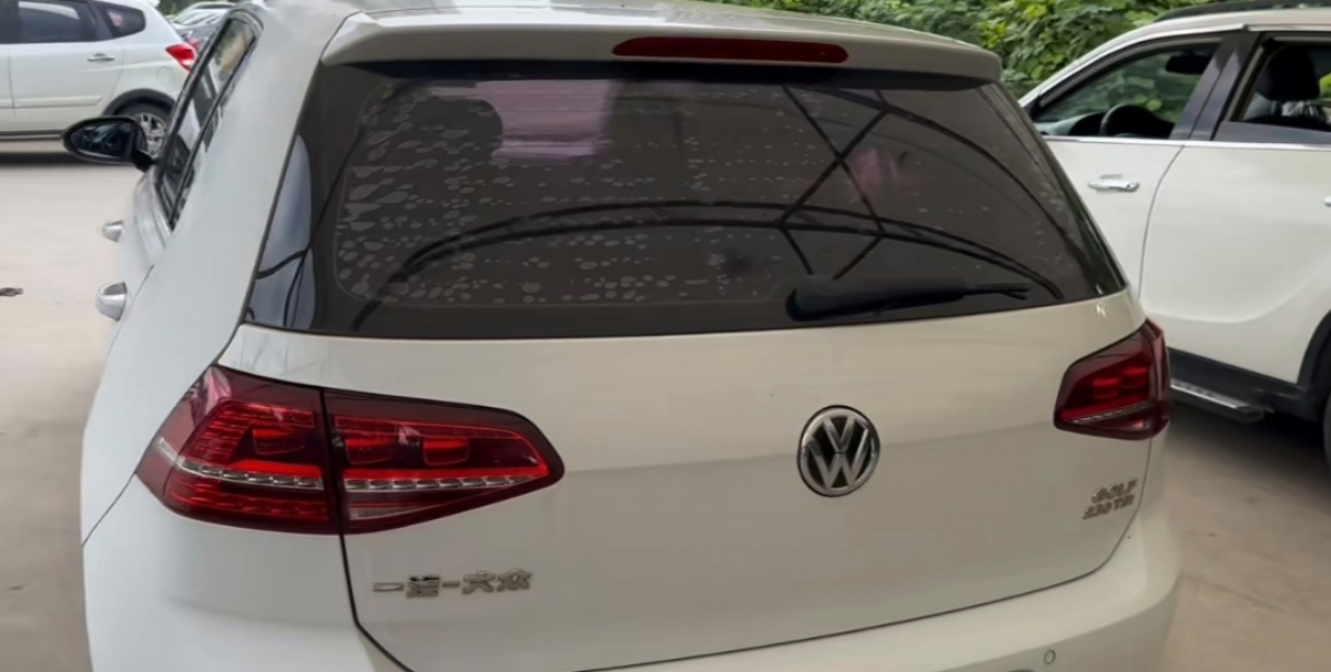 Volkswagen Golf 2018 car image #4